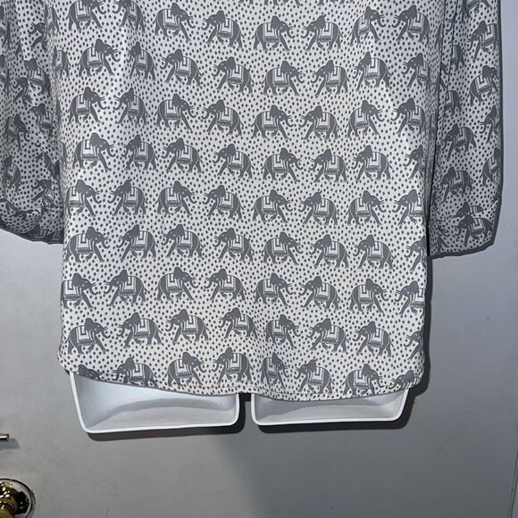 PIXLEY STITCH FIX Gray Elephants Semi Sheer 3/4 Sleeve Blouse-M - Picture 6 of 9